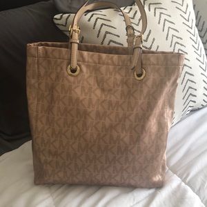 Michael Korea tote purse